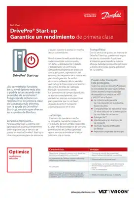 Variador de frecuencia Danfoss Drive con técnico realizando la puesta en marcha DrivePro® Start-Up.